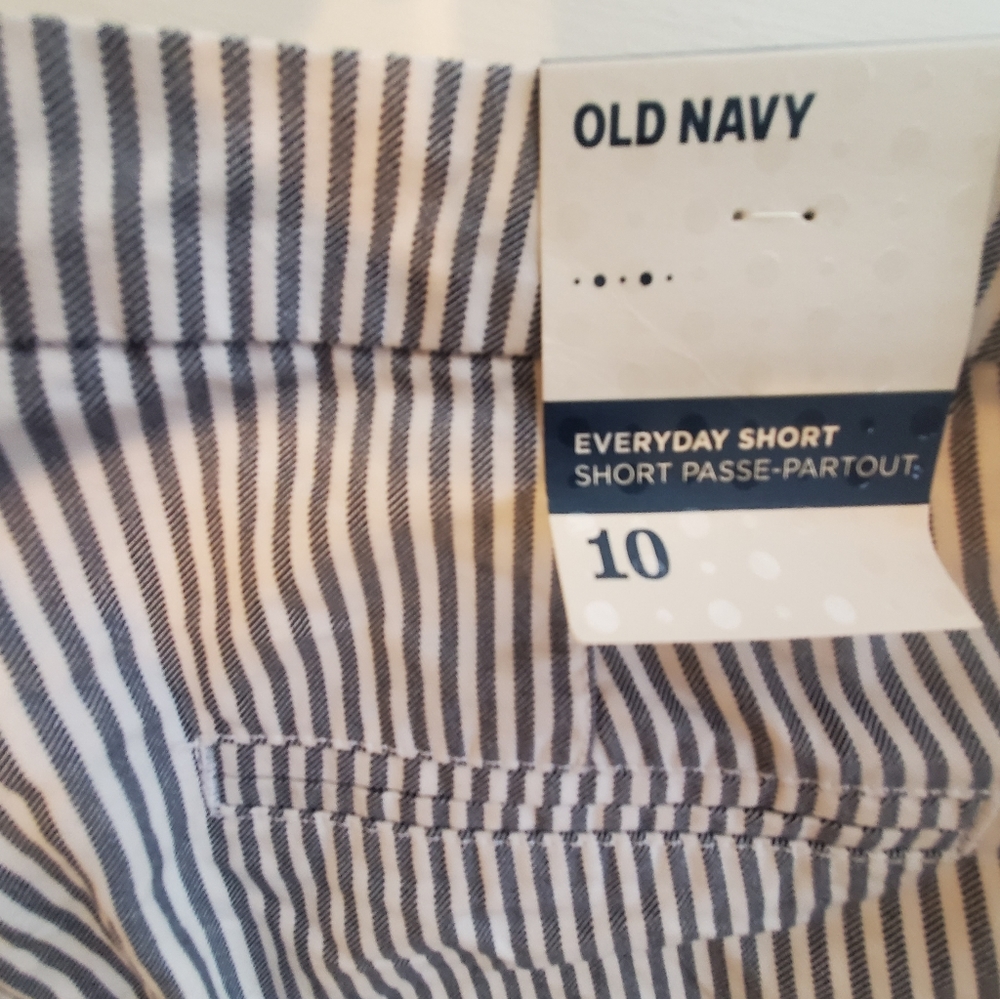 Old navy stripped shorts
